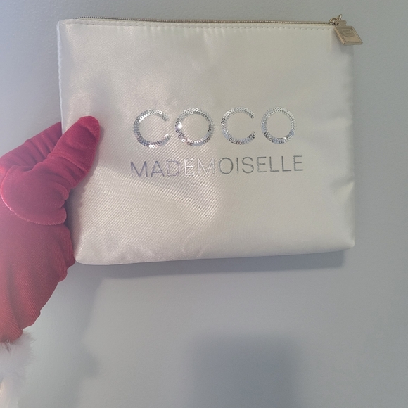 Coco Mademoiselle beauty pouch with her box. NWOT - Picture 3 of 4